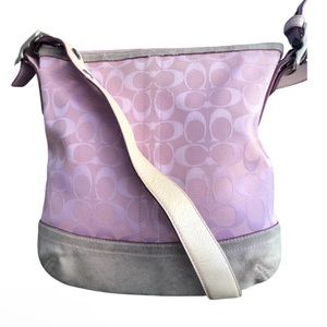 (1494) COACH SIGNATURE CROSSBODY SHOULDER BAG PINK / PURPLE SUEDE TRIM